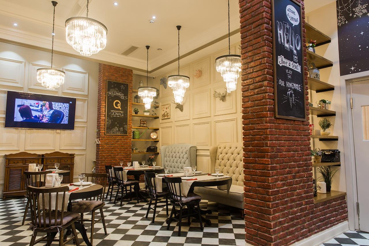 邱娜邱酒店 阿斯坦纳 外观 照片